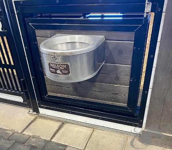 nelson horse feeder